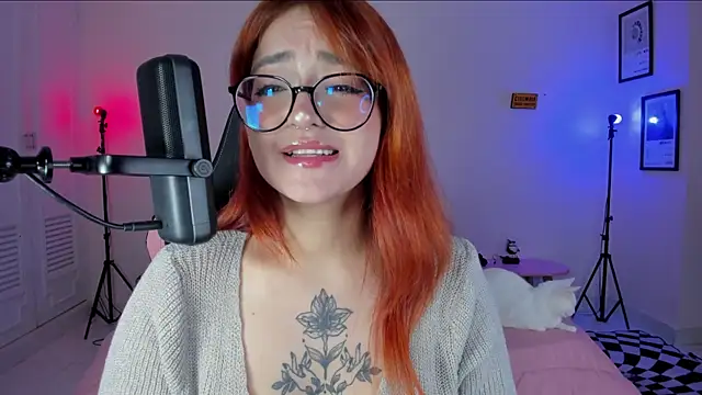 SweetJennaa online show from January 18, 2:25 am