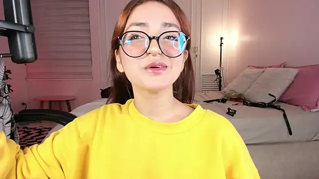 SweetJennaa online show from March 1, 6:13 am