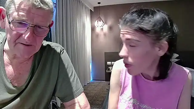 MelinahViking online show from November 1, 4:58 am