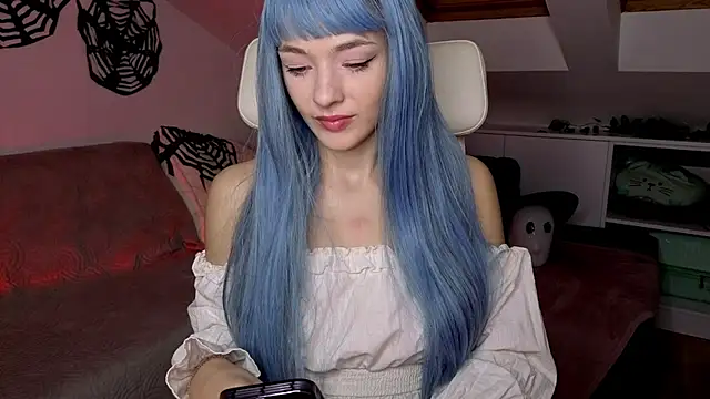 Snapshot of MiaRouge chatting on October 31, 2:45 am MiaRouge online show from October 31, 2:45 am