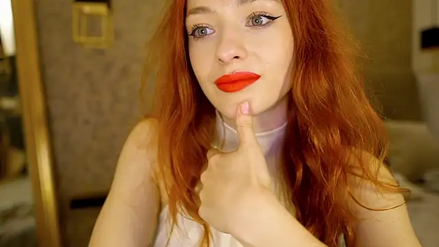 Snapshot of MiaRouge chatting on May 15, 10:50 pm MiaRouge online show from May 15, 10:50 pm