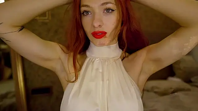 Snapshot of MiaRouge chatting on May 15, 11:34 pm MiaRouge online show from May 15, 11:34 pm