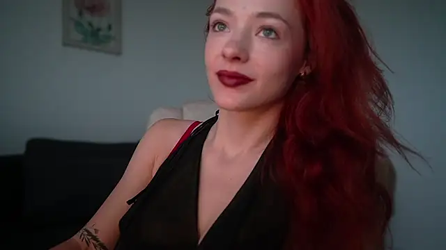 Snapshot of MiaRouge chatting on July 5, 2:40 am MiaRouge online show from July 5, 2:40 am