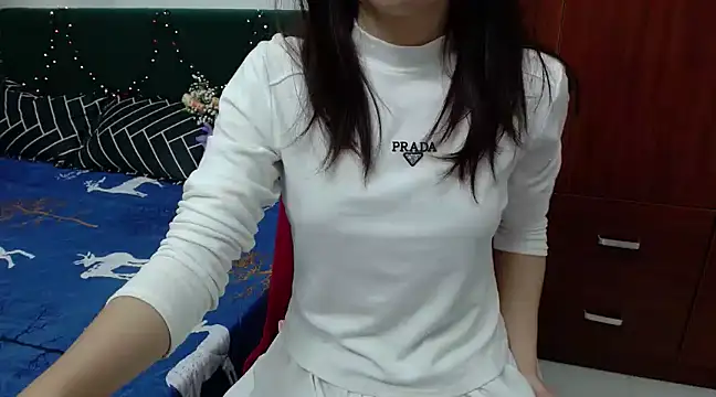 Snapshot of Cindy--Cici chatting on February 8, 1:22 am Cindy--Cici online show from February 8, 1:22 am