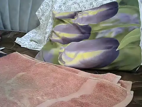 Snapshot of Candykitten chatting on February 16, 9:04 am Candykitten online show from February 16, 9:04 am