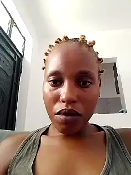 Snapshot of Candykitten chatting on February 21, 7:56 am Candykitten online show from February 21, 7:56 am