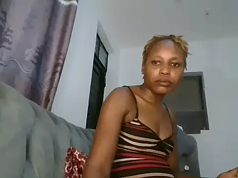 Snapshot of Candykitten chatting on March 15, 3:40 am Candykitten online show from March 15, 3:40 am