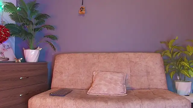 Snapshot of jade_brunnette chatting on May 4, 8:16 pm jade brunnette online show from May 4, 8:16 pm