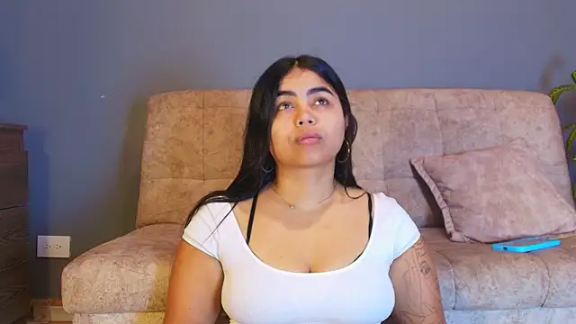 Snapshot of jade_brunnette chatting on May 30, 8:17 pm jade brunnette online show from May 30, 8:17 pm
