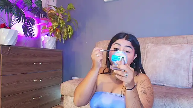 Snapshot of jade_brunnette chatting on June 6, 9:30 pm jade brunnette online show from June 6, 9:30 pm