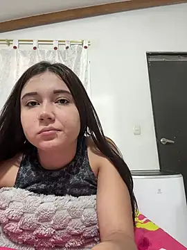 Snapshot of mia_cooper_24 chatting on February 4, 7:44 pm mia cooper 24 online show from February 4, 7:44 pm