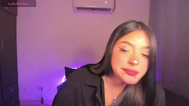 Snapshot of Mariana_Hasper_ chatting on June 21, 10:56 pm Mariana Hasper online show from June 21, 10:56 pm