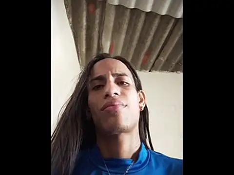 Snapshot of AlexaWarner chatting on December 2, 7:09 pm AlexaWarner online show from December 2, 7:09 pm