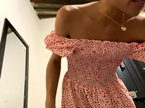 Snapshot of AlexaWarner chatting on January 17, 3:11 am AlexaWarner online show from January 17, 3:11 am