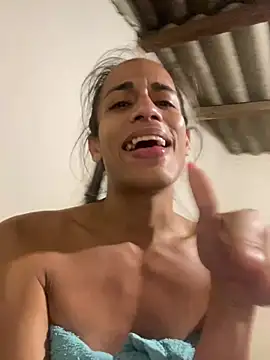 Snapshot of AlexaWarner chatting on February 5, 10:09 am AlexaWarner online show from February 5, 10:09 am