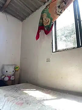 Snapshot of AlexaWarner chatting on February 9, 4:11 pm AlexaWarner online show from February 9, 4:11 pm