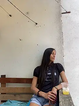 Snapshot of AlexaWarner chatting on February 28, 6:09 pm AlexaWarner online show from February 28, 6:09 pm