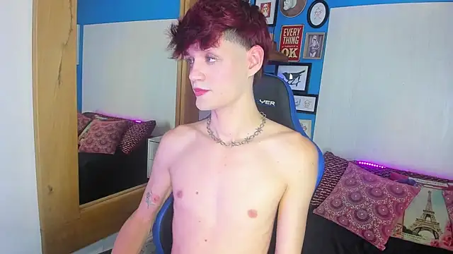 Snapshot of VladHellsing4 chatting on January 1, 3:57 pm VladHellsing4 online show from January 1, 3:57 pm