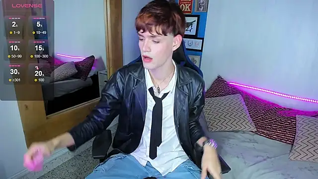 Snapshot of VladHellsing4 chatting on February 11, 2:35 pm VladHellsing4 online show from February 11, 2:35 pm