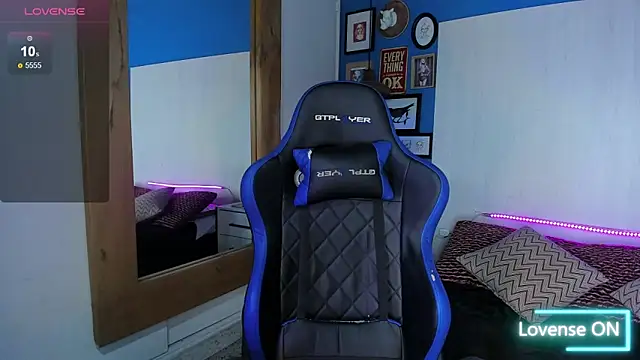 Snapshot of VladHellsing4 chatting on March 10, 2:05 pm VladHellsing4 online show from March 10, 2:05 pm