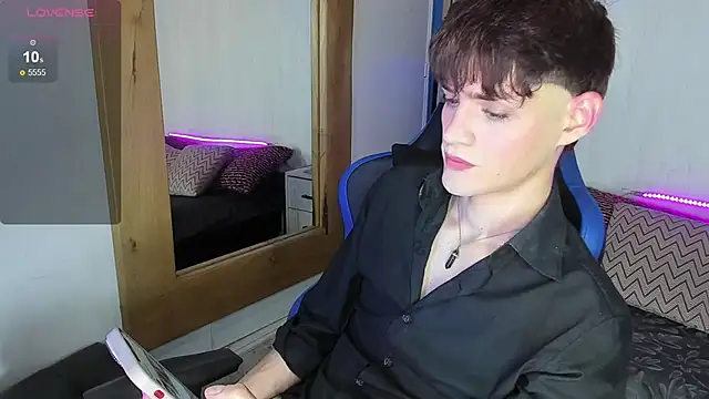 Snapshot of VladHellsing4 chatting on March 17, 2:01 pm VladHellsing4 online show from March 17, 2:01 pm