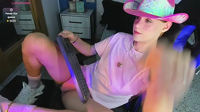 Snapshot of VladHellsing4 chatting on September 23, 2:42 pm VladHellsing4 online show from September 23, 2:42 pm