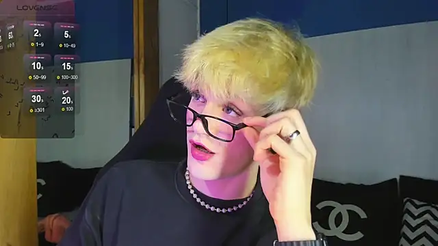 Snapshot of VladHellsing4 chatting on November 26, 2:29 pm VladHellsing4 online show from November 26, 2:29 pm