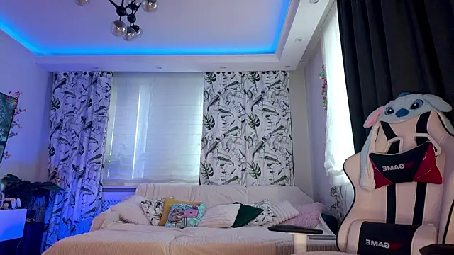 Anna Prince online show from March 2, 7:15 am