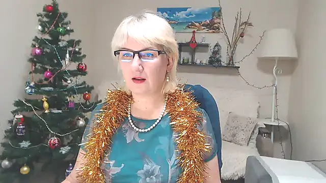 Snapshot of FleurMays chatting on December 23, 3:18 am FleurMays online show from December 23, 3:18 am