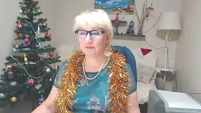 Snapshot of FleurMays chatting on December 23, 11:36 am FleurMays online show from December 23, 11:36 am