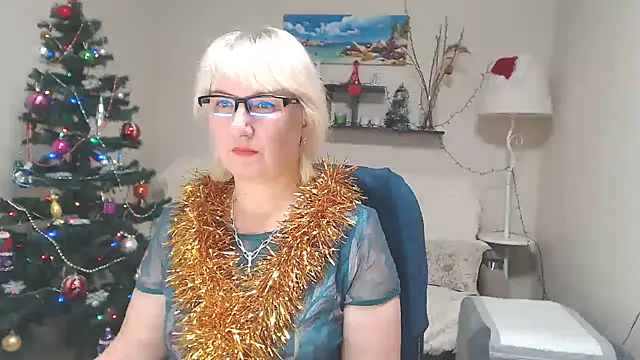 Snapshot of FleurMays chatting on December 28, 11:41 am FleurMays online show from December 28, 11:41 am