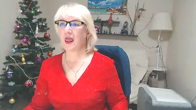 Snapshot of FleurMays chatting on January 3, 11:14 am FleurMays online show from January 3, 11:14 am