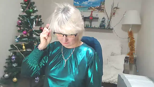 Snapshot of FleurMays chatting on January 8, 9:10 am FleurMays online show from January 8, 9:10 am