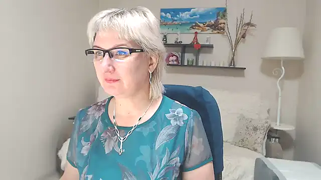 Snapshot of FleurMays chatting on January 29, 7:57 am FleurMays online show from January 29, 7:57 am