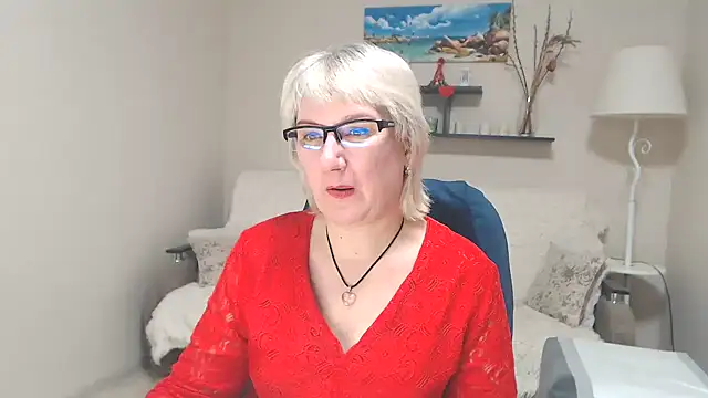 Snapshot of FleurMays chatting on February 3, 8:24 am FleurMays online show from February 3, 8:24 am