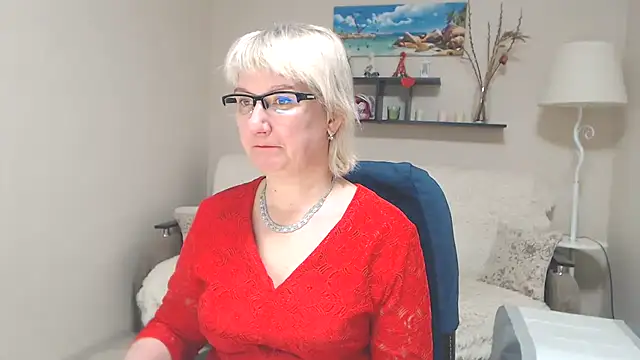 Snapshot of FleurMays chatting on February 4, 6:57 am FleurMays online show from February 4, 6:57 am