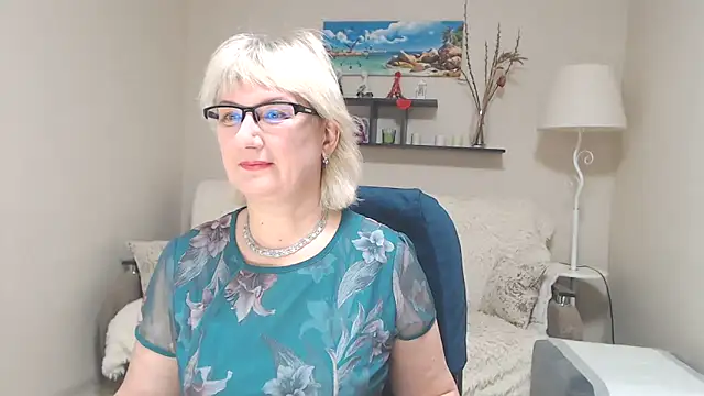 Snapshot of FleurMays chatting on February 8, 3:08 am FleurMays online show from February 8, 3:08 am