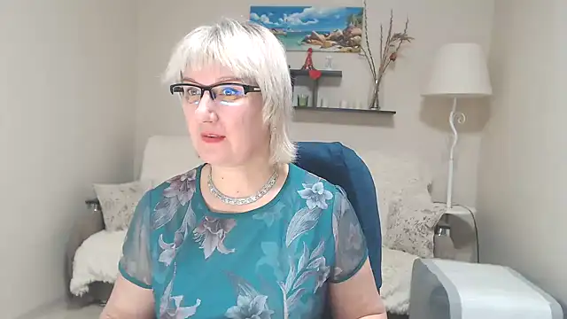 Snapshot of FleurMays chatting on February 9, 9:16 am FleurMays online show from February 9, 9:16 am