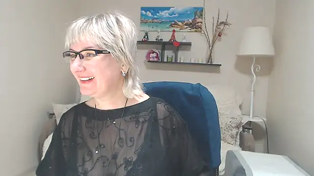 Snapshot of FleurMays chatting on February 10, 11:25 am FleurMays online show from February 10, 11:25 am