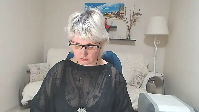 Snapshot of FleurMays chatting on February 14, 11:42 am FleurMays online show from February 14, 11:42 am