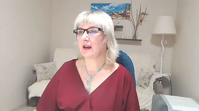 Snapshot of FleurMays chatting on February 17, 10:51 am FleurMays online show from February 17, 10:51 am