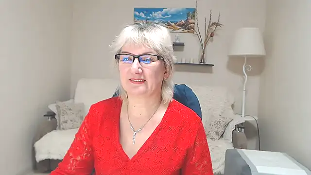 Snapshot of FleurMays chatting on February 18, 7:32 am FleurMays online show from February 18, 7:32 am