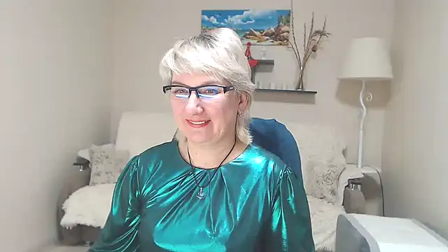 Snapshot of FleurMays chatting on February 19, 7:50 am FleurMays online show from February 19, 7:50 am