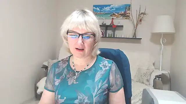 Snapshot of FleurMays chatting on February 20, 8:06 am FleurMays online show from February 20, 8:06 am