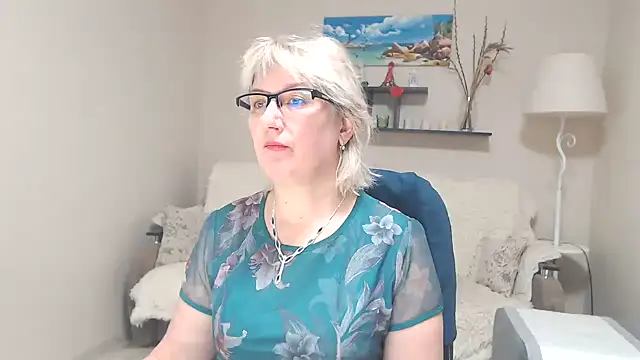 Snapshot of FleurMays chatting on February 21, 5:13 am FleurMays online show from February 21, 5:13 am