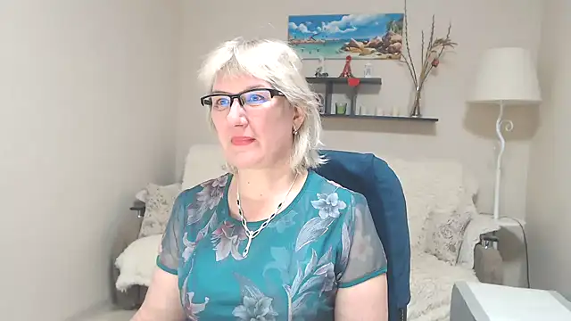 Snapshot of FleurMays chatting on February 21, 9:13 am FleurMays online show from February 21, 9:13 am