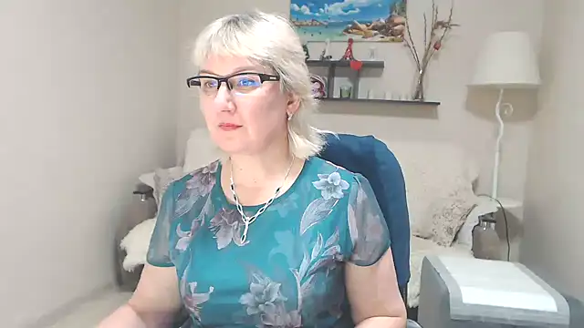 Snapshot of FleurMays chatting on February 23, 11:22 am FleurMays online show from February 23, 11:22 am