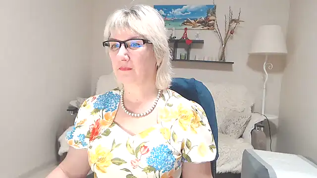 Snapshot of FleurMays chatting on February 25, 5:52 am FleurMays online show from February 25, 5:52 am