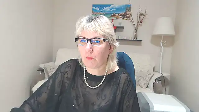 Snapshot of FleurMays chatting on February 26, 7:31 am FleurMays online show from February 26, 7:31 am