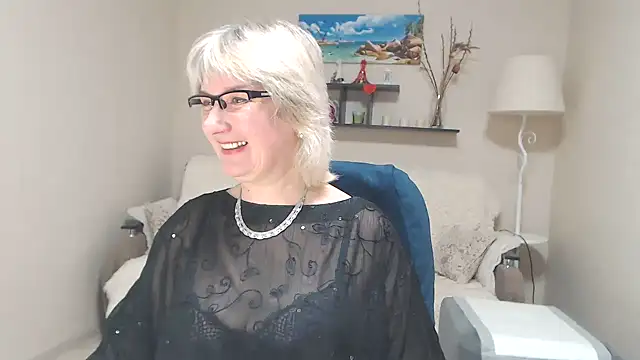 Snapshot of FleurMays chatting on February 27, 5:56 am FleurMays online show from February 27, 5:56 am